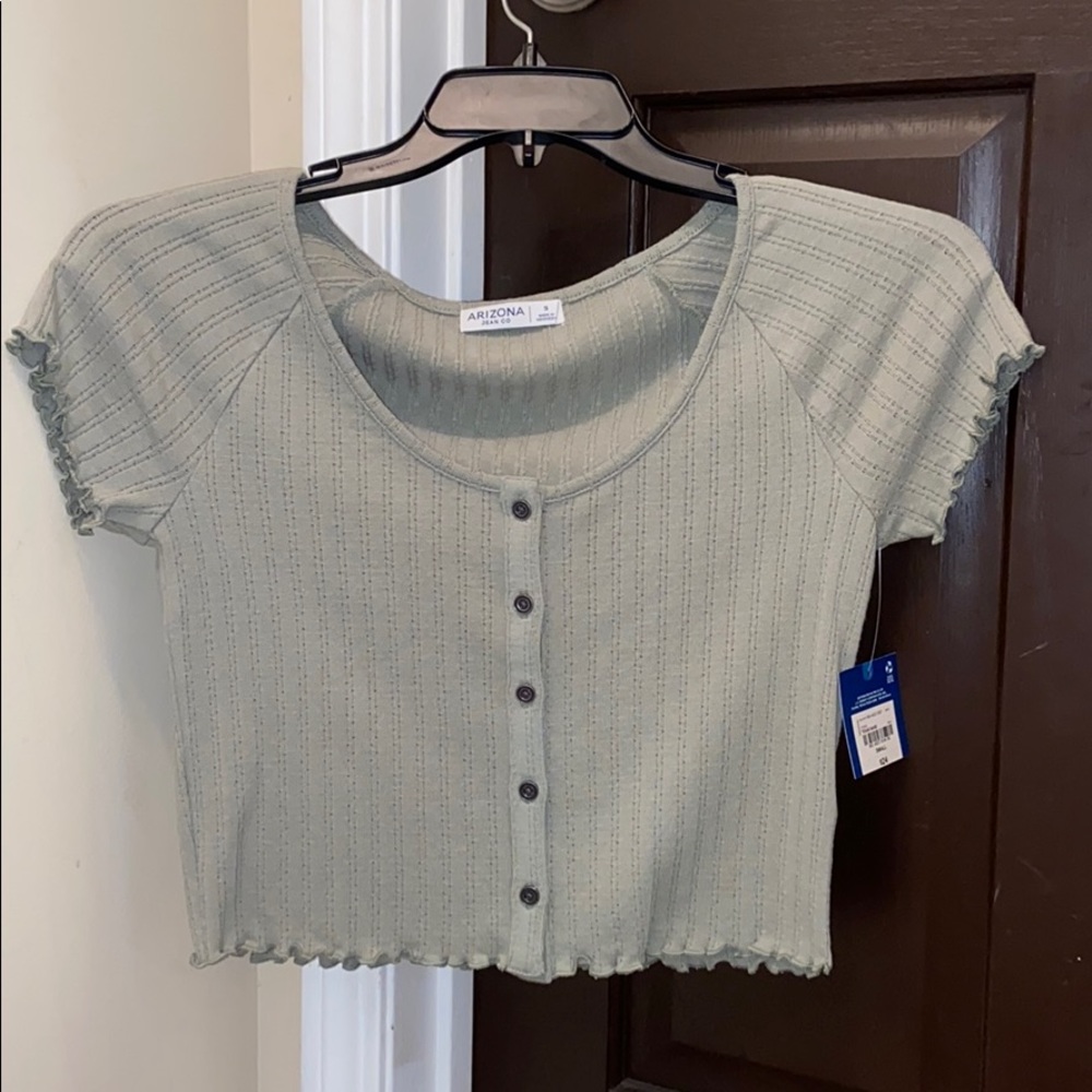 Cropped shirt